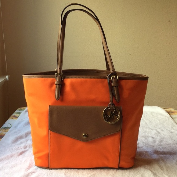 MICHAEL KORS HANDBAG 🍊🍊🍊🍊🍊🍊🍊🍊🍊🍊🍊🍊🍊🍊 - Picture 1 of 8